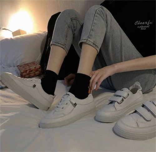 [緊急タイムセール!!] レディース 新作 トレンド 韓国 フラット レザースニーカー 百掛け 学生 シューズ カジュアル 怠惰な風