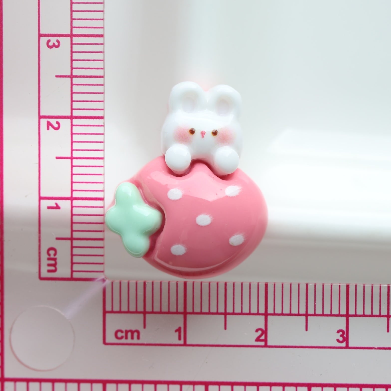 うさぎ いちご デコパーツ D67 | mignon