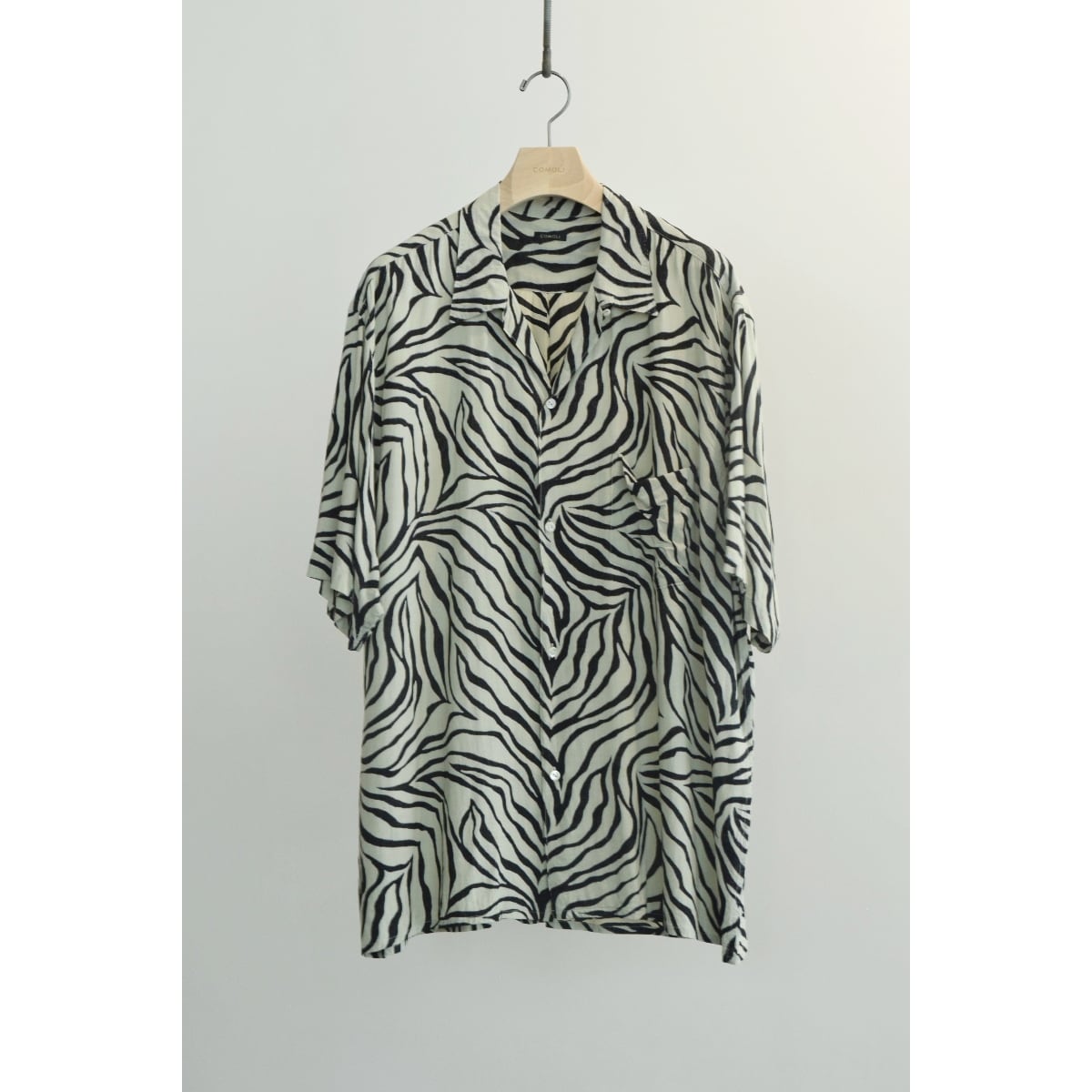 COMOLI | HJ GALLERY