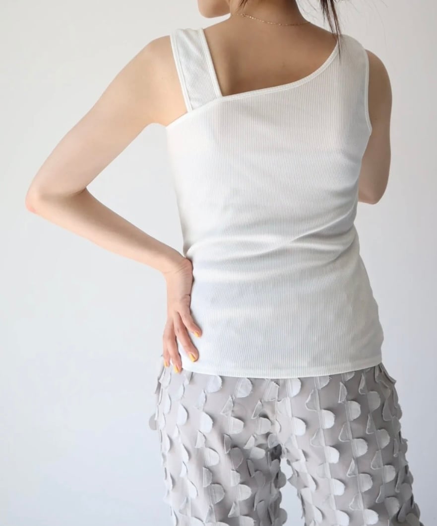 スリング アシンメトリータンクトップ/ウエストギャザーレギンス　L Kittle. 】アシンメトリータンクトップ | valance 福井｜レディース