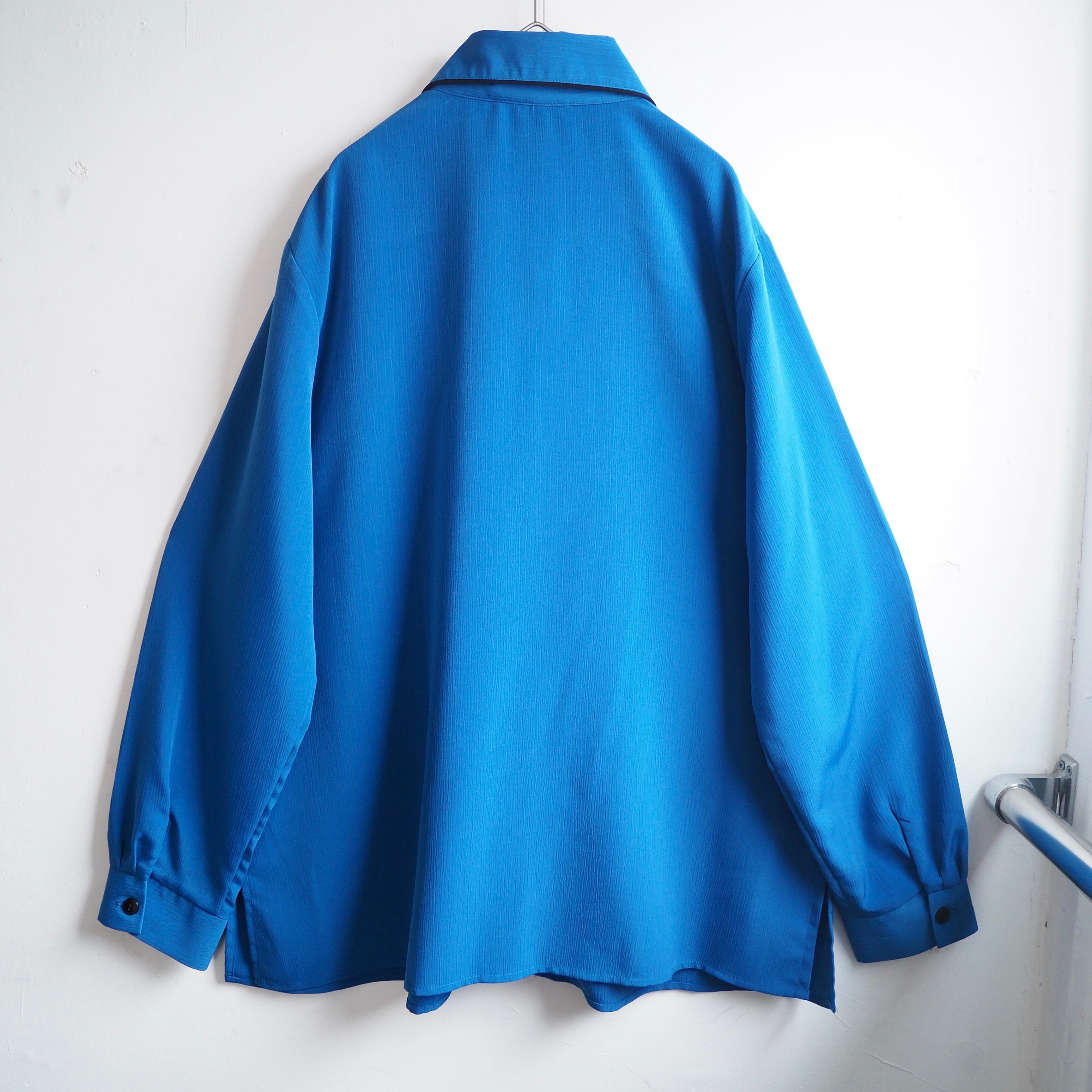 1990s Beautiful Turquoise Blue color vintage Drape loose pleats shirt (made in USA)