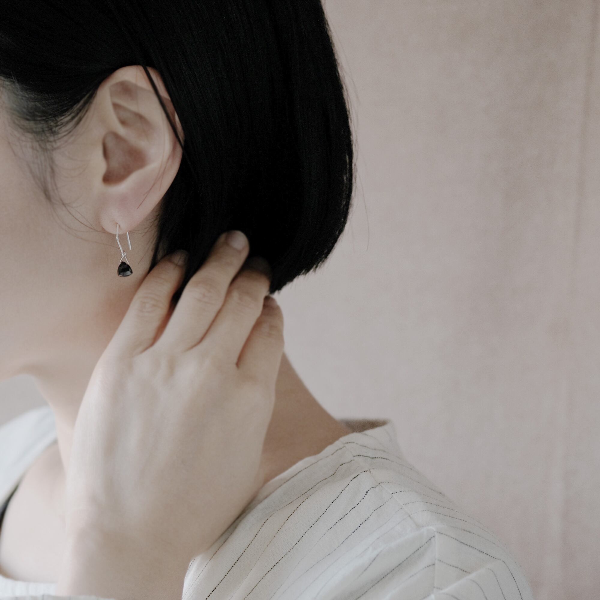 MAHANA 天然石 フックピアス