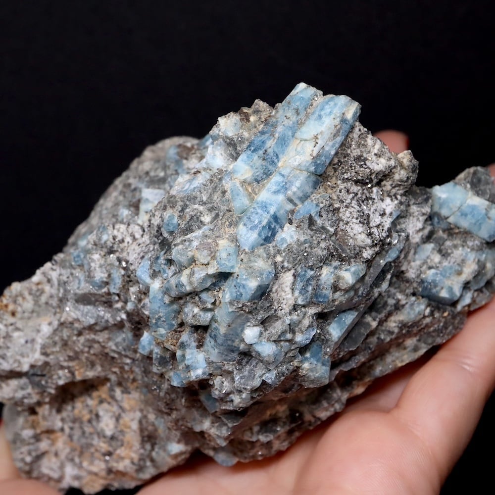 自主採掘！アクアマリン カリフォルニア産 665.7g 原石 AQ255