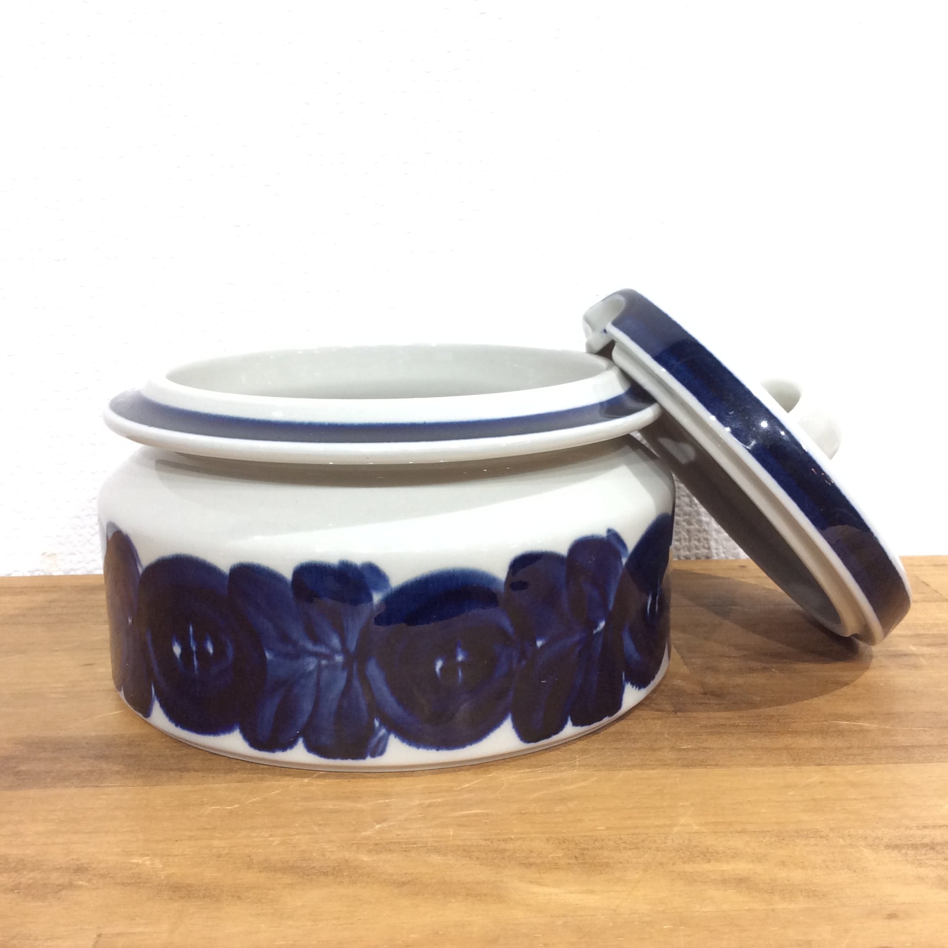 アラビア/アネモネ キャセロール鍋 30172 | ワンオアエイト