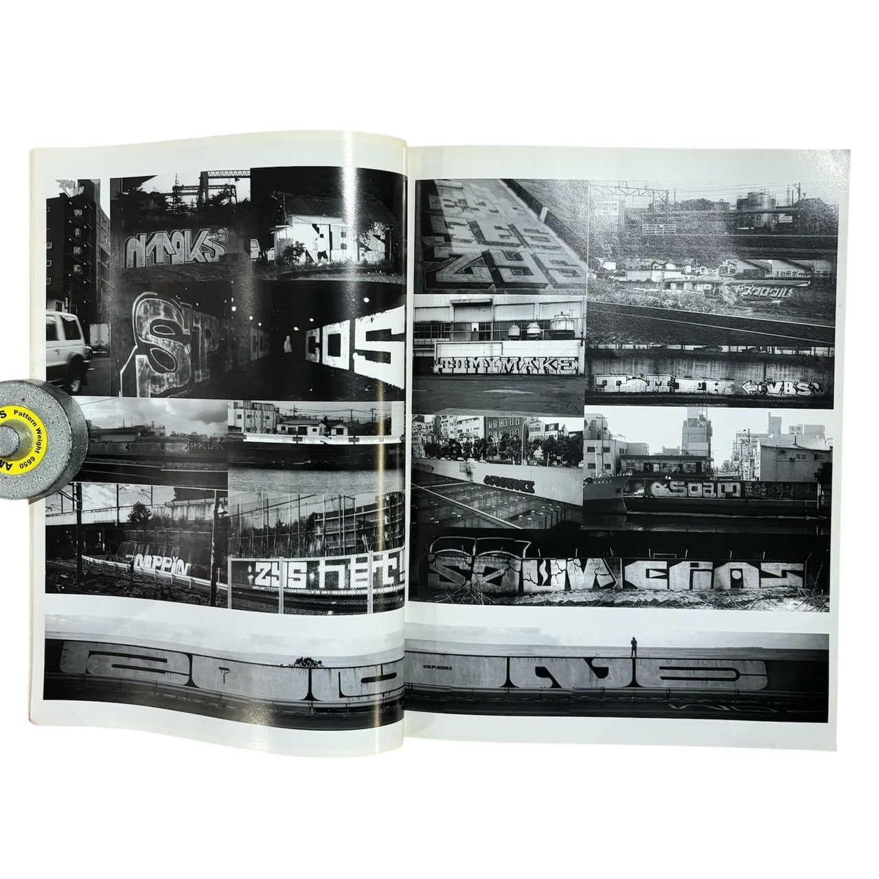 古本】KAZE MAGAZINE ISSUE 4 | stacks bookstore