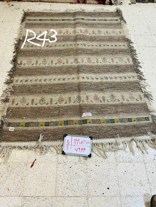 織りたてギャッベ【No.R43】Gabbeh Riz (細かい織り) ※シャーリング（表面カット）前につき裏面の画像です。現在、こちらの商品はイランに置いてあります。ご希望の方は先ずは在庫のご確認をお願いします。