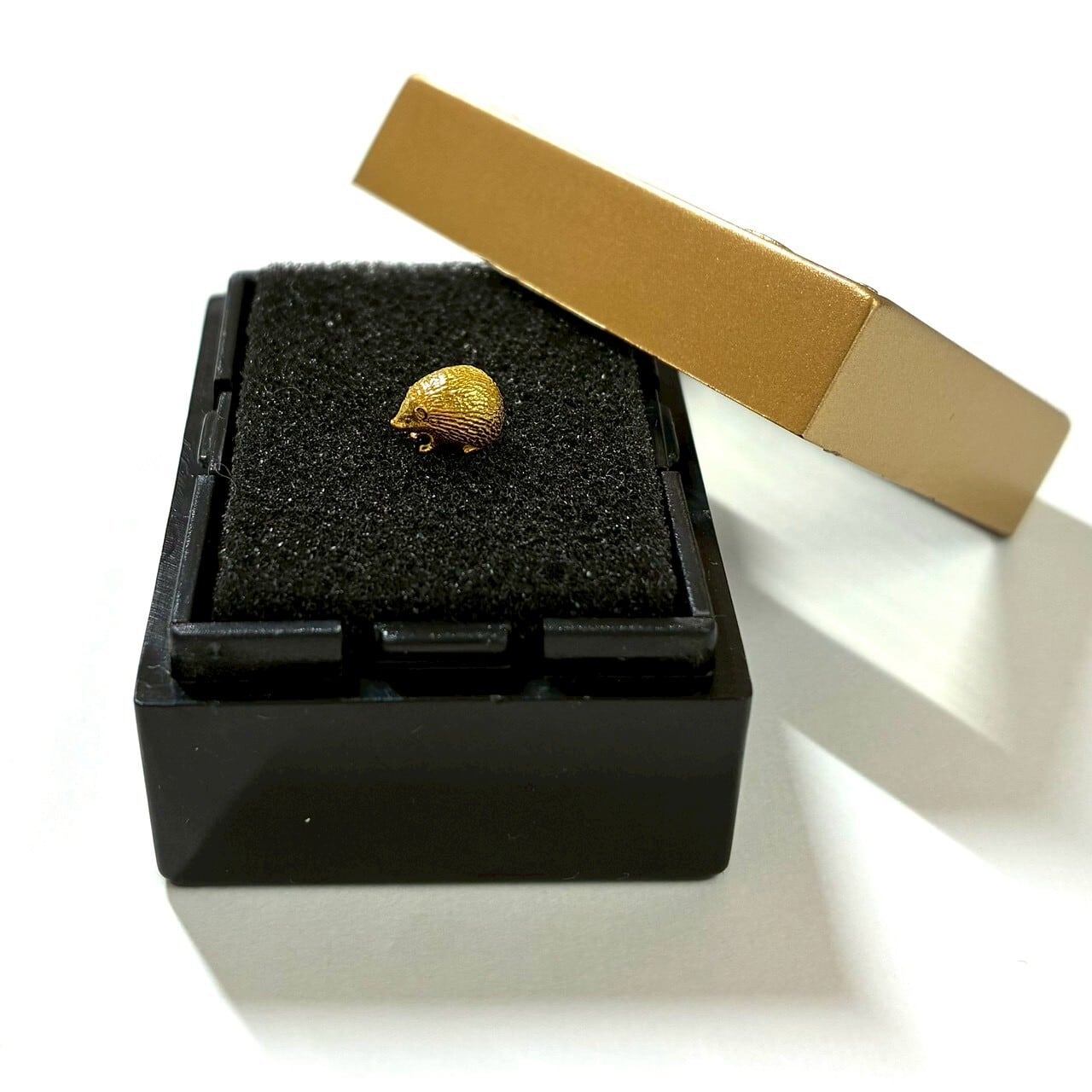 純金 約1g ハリネズミ 針鼠 指先サイズの芸術品【RNP01122】JUNGOLD