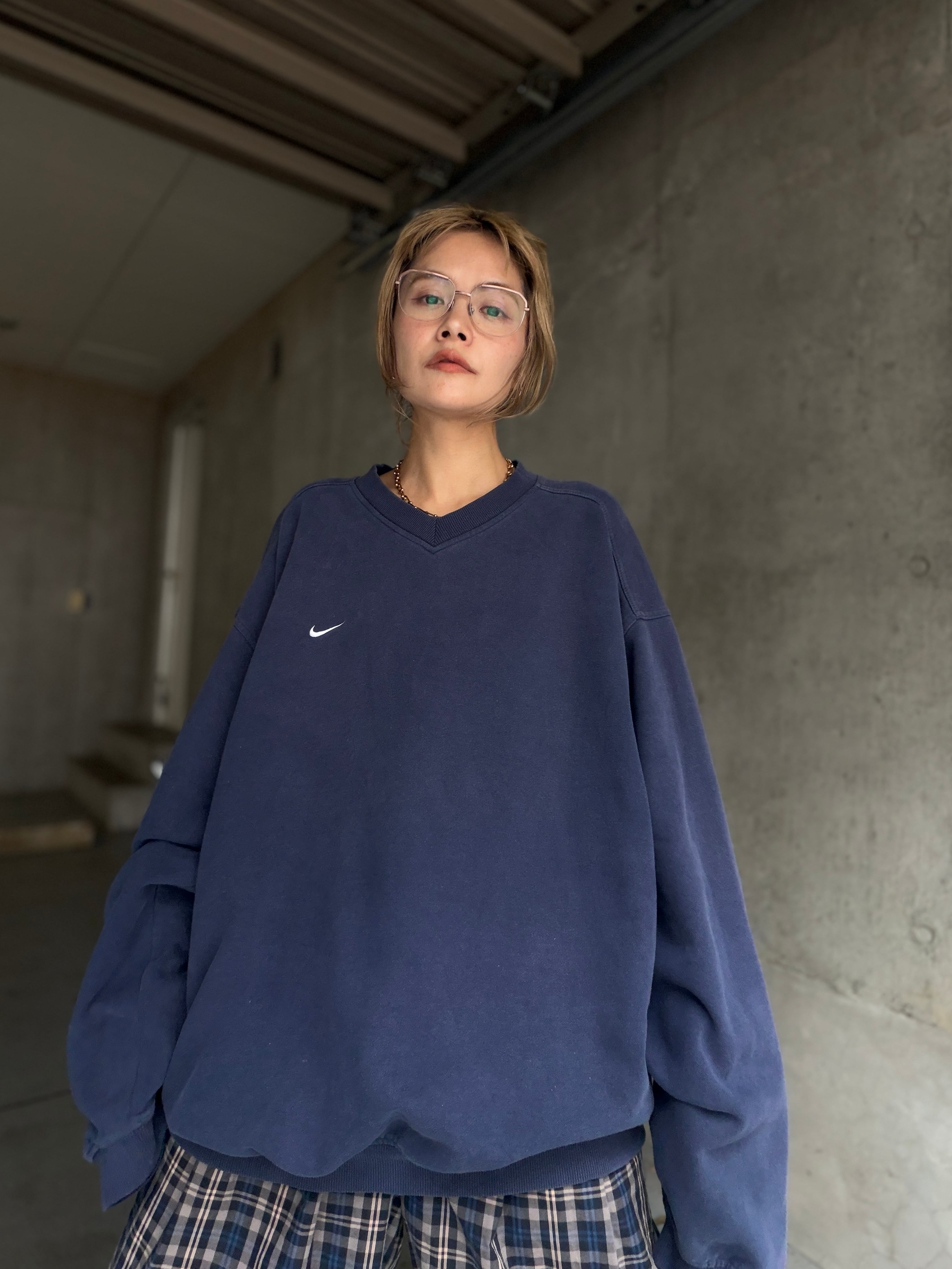 (CS2561)00's Nike Vneck embroidery logo sweat