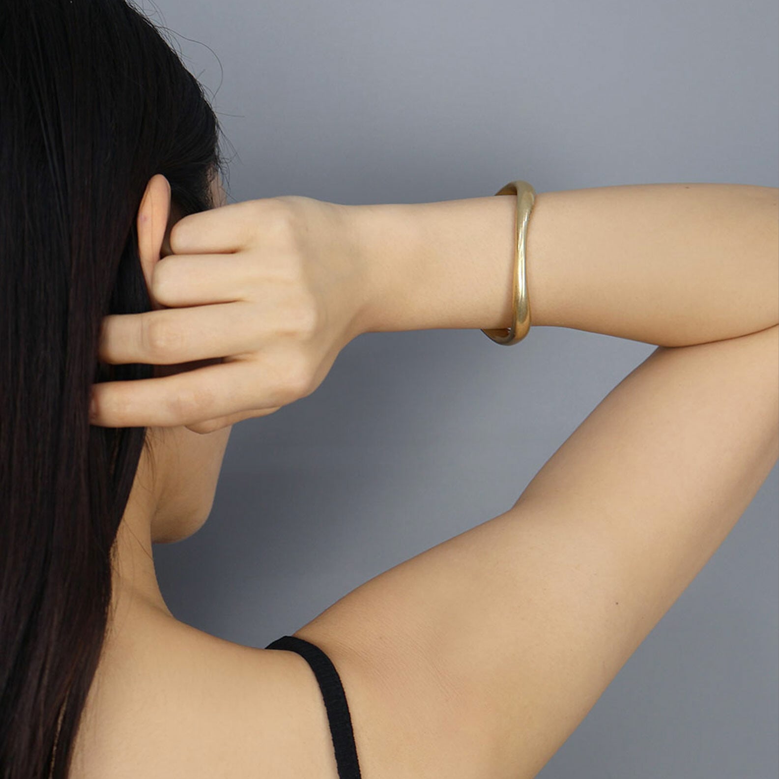 【SELECT】カーブメタルバングル　マット　艶消し　ボリューム　ニュアンス　大人カジュアル　ブレスレット　韓国製