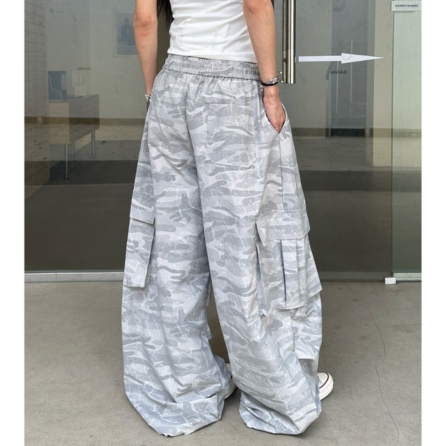 camouflage loose cargo pants　迷彩ルーズカーゴパンツ　J1944