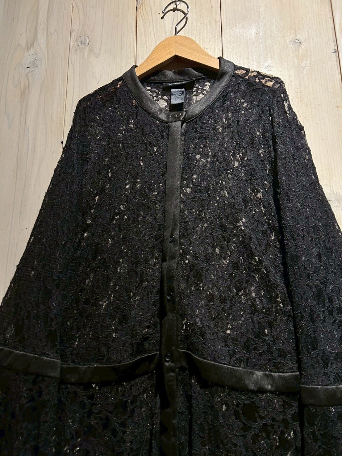 a.k.a.C.a.k.a vintage】Flower Pattern Vintage No Collar Lace Shirt