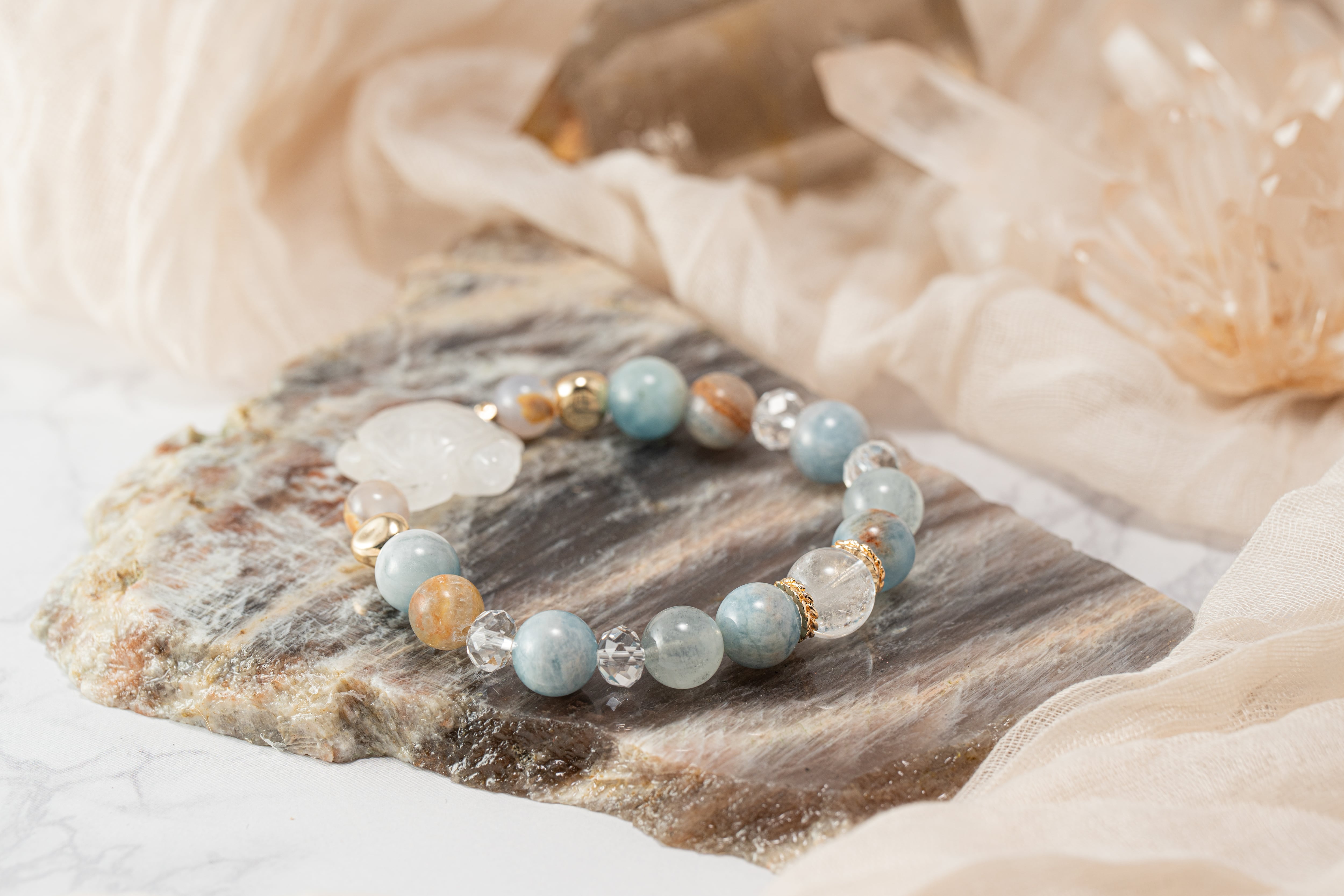 幸せを運ぶ亀【幸福・生命力の活性化】水晶・アクアマリンの