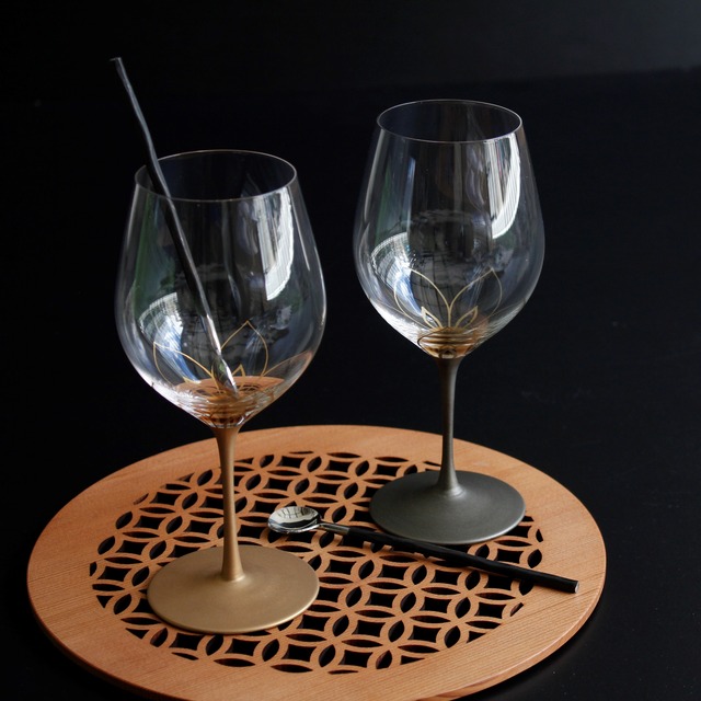 極薄ワイン　金／すず（高台漆塗）