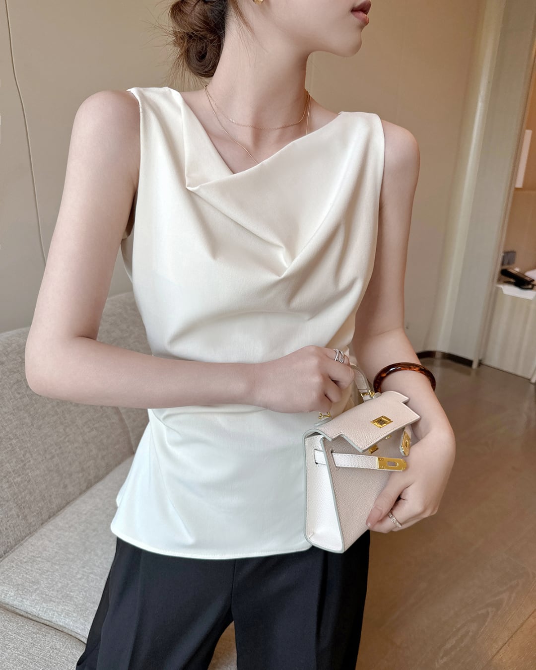 アシンメトリードレープブラウス S25588