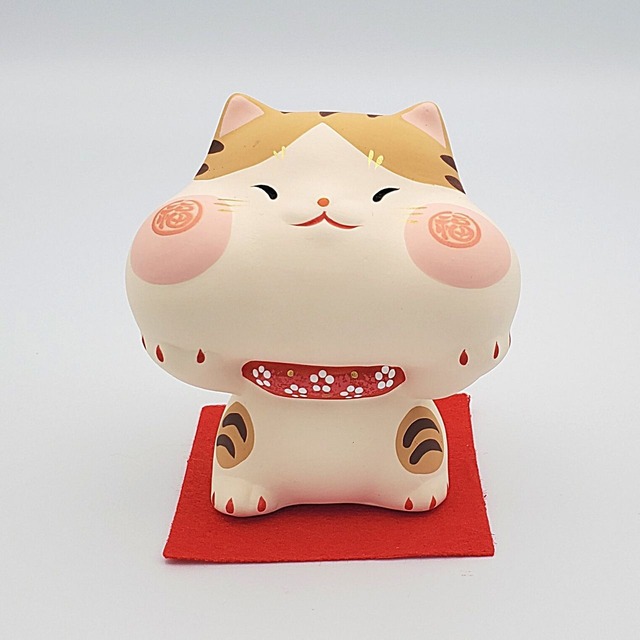 素焼き陶器　ニコニコ笑顔の猫の置物(福福ほっぺ・トラ)