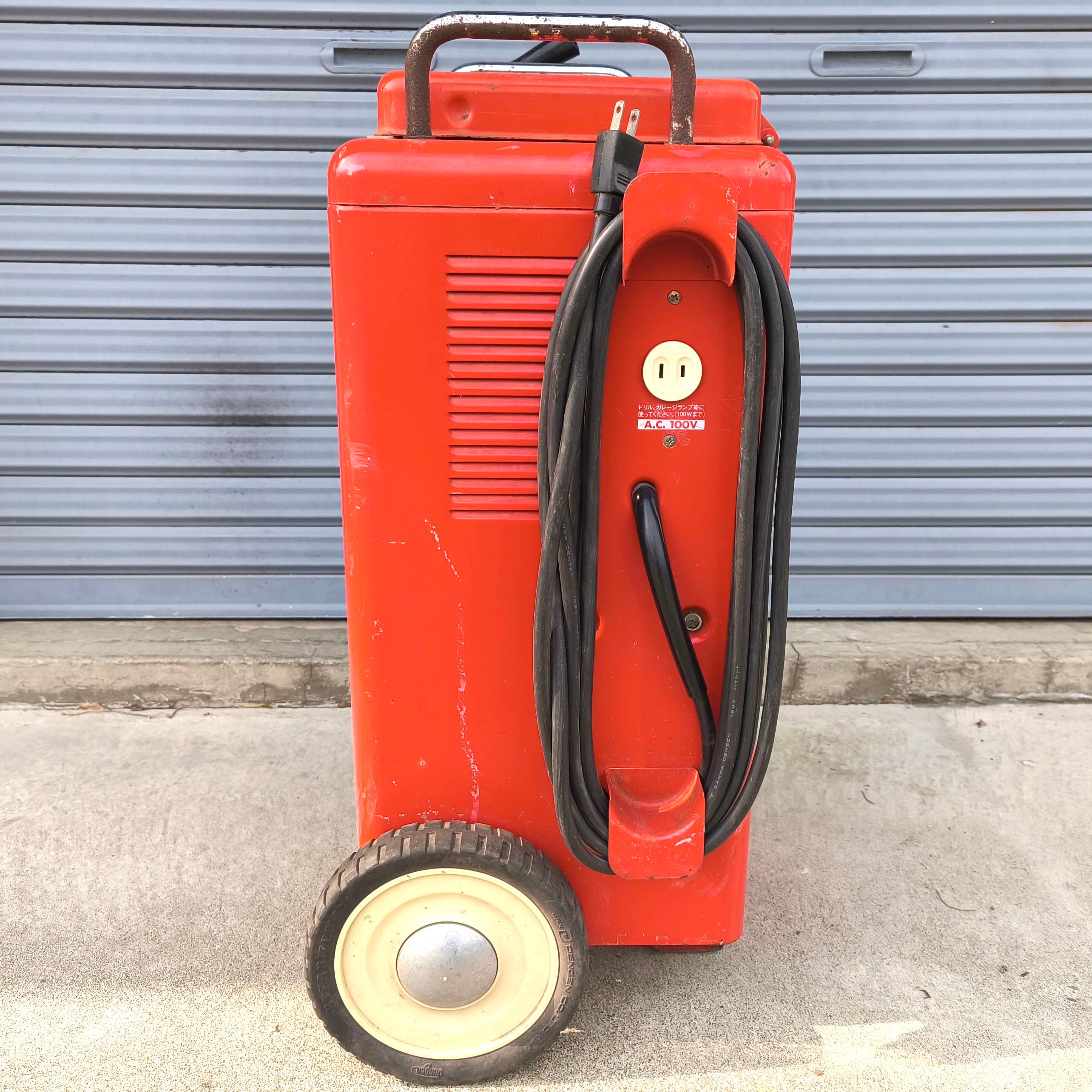 ♪【引取限定】バンザイ　BANZAI バッテリーチャージャー EM-700 通電確認のみ【安佐北店】【中古】 Amazon | BANZAI（バンザイ） ポータブル充電器 プロユース 業務用 車