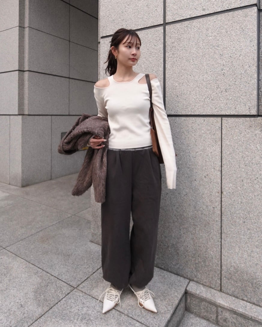 quui 2way gather blouse【cream】完売品 quui 2way gather blouse【cream】完売品