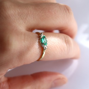 1点物　K18リング　/　point・エメラルド