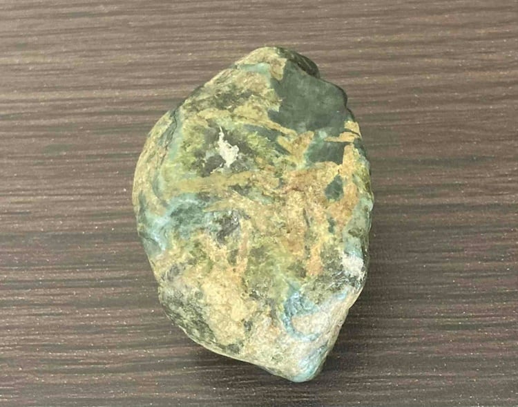 珍石（ちんせき）」！鮎喰川産の阿波翡翠！卑弥呼伝説神山の清流が生ん