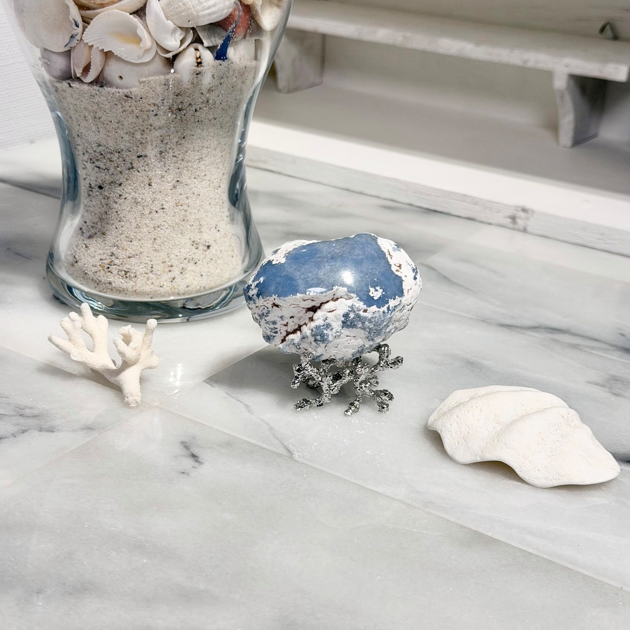 ペルー産 エンジェライト 原石｜淡いブルー・滑らかな質感・ディスプレイ・天然石・インテリアストーン