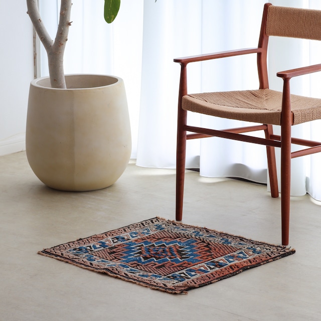 VINTAGE MIDIUM RUG (SQUARE)