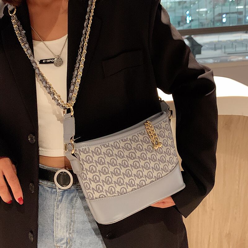 オータムチェーン スタイル 秋物 メッセンジャーバッグ Tiancai_Wing_Bag34050896204