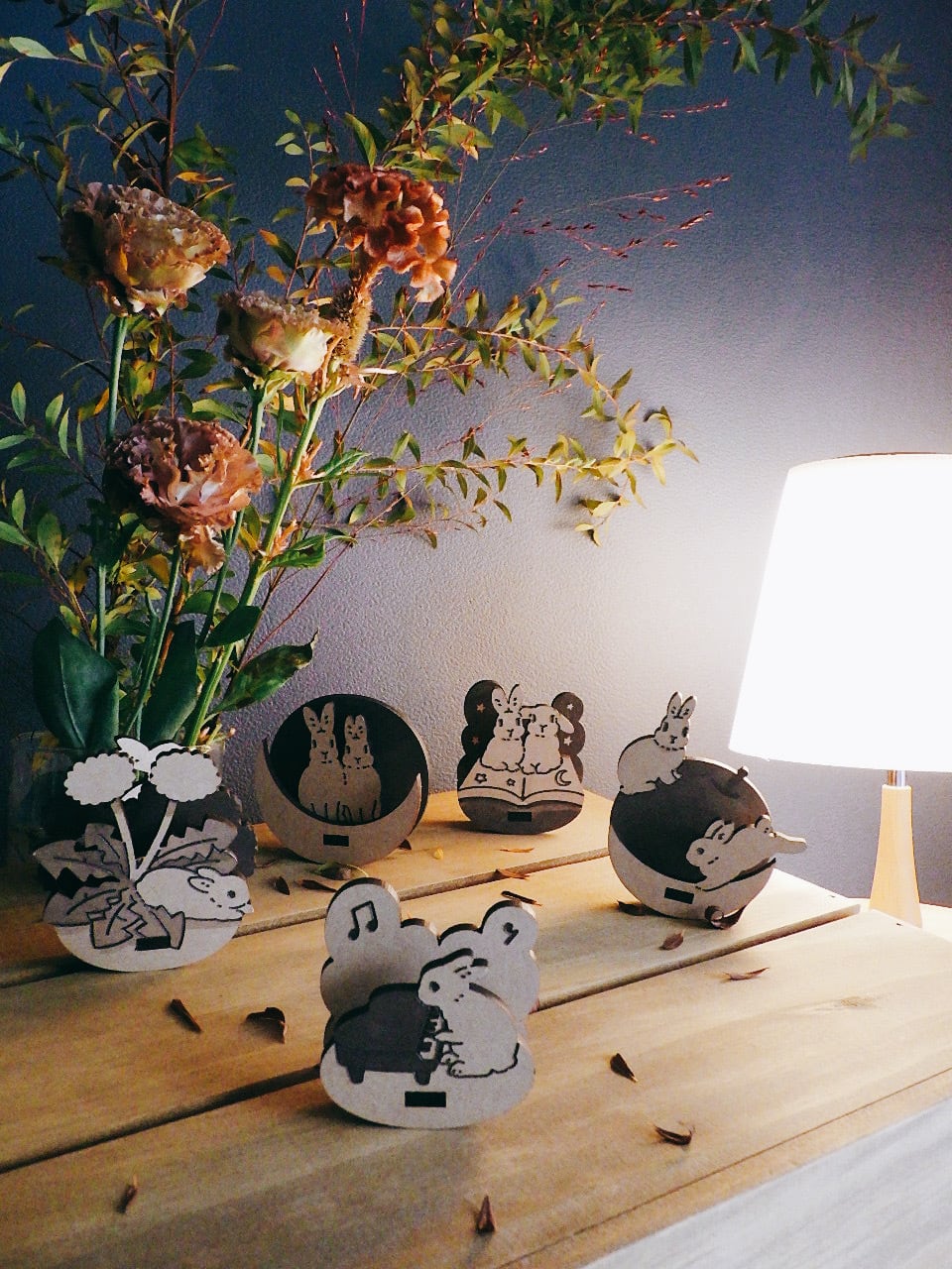 ゆらゆら動くうさぎの置物_しなこさんコラボ