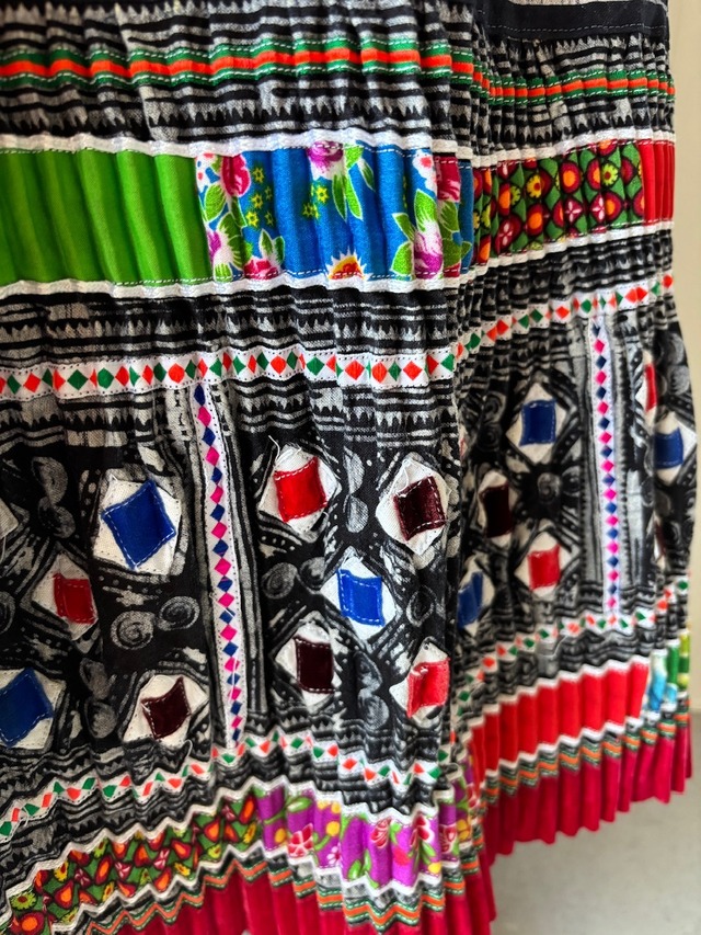 モン族スカート 066 ロング 藍染布 ろうけつバティック アップリケ bamiオリジナルパターン