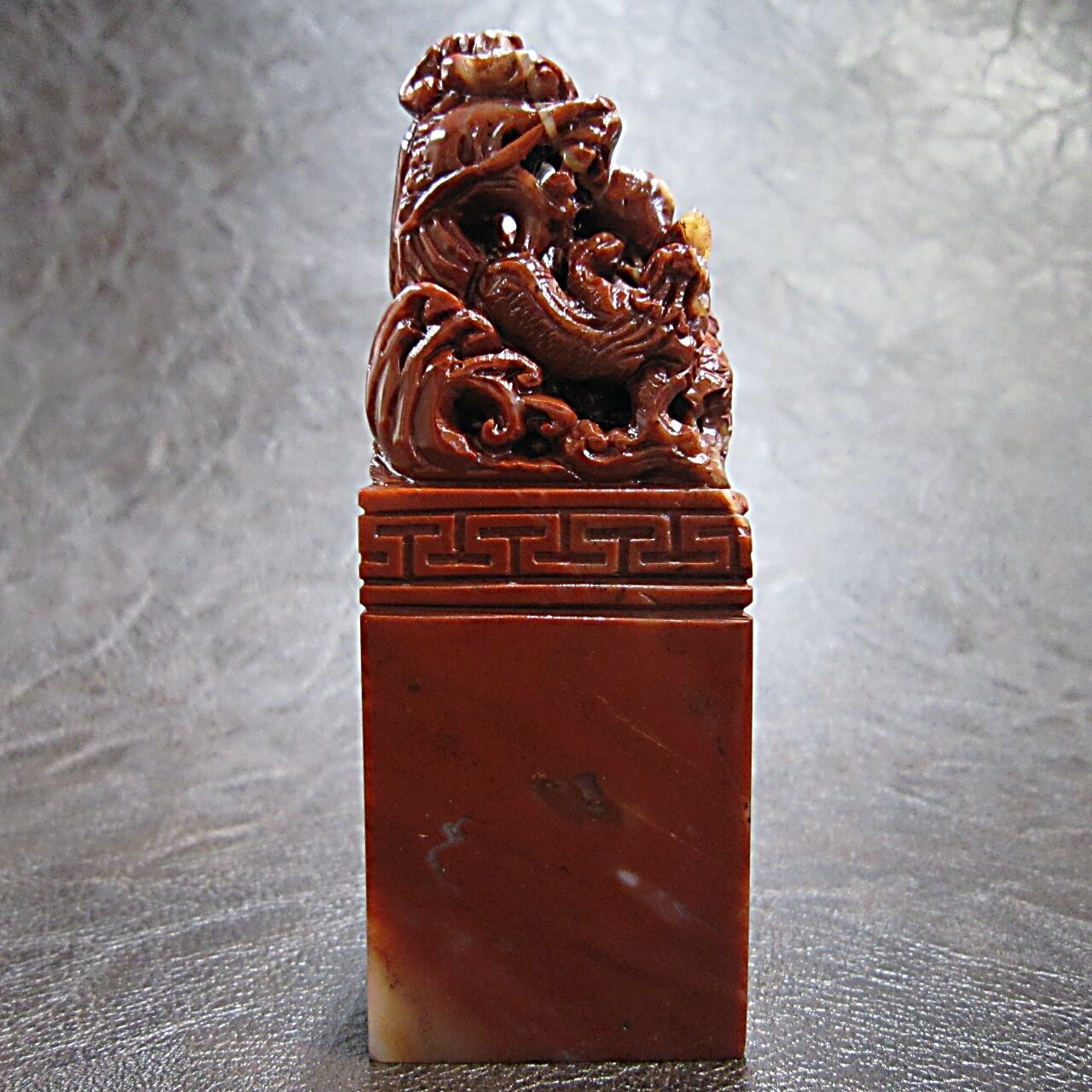 寿山石神龍戯珠印章【サイズ】高さ10.2*6.0*6.3cm 重さ796g【d 寿山石神龍戯珠印章【サイズ】高さ10.2*6.0*6.3cm 重さ796g【d