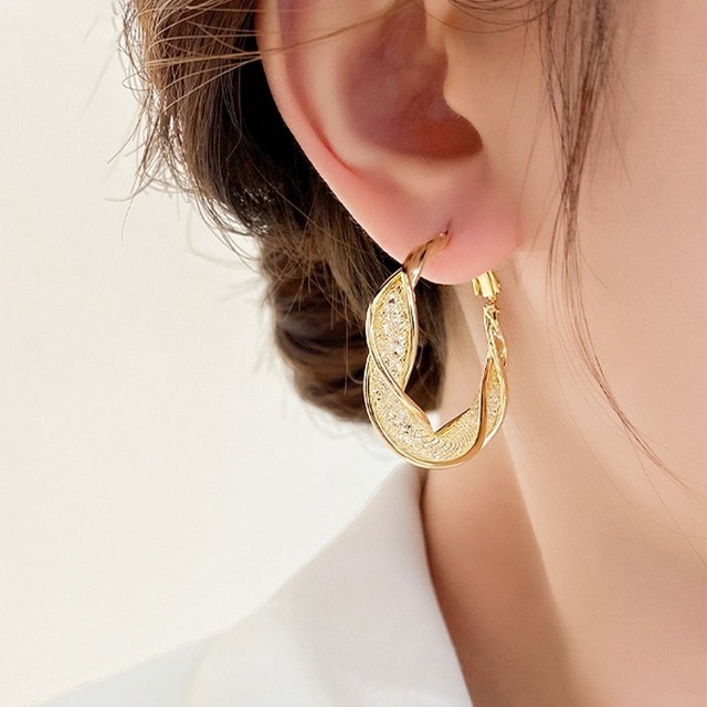 Gold Rhinestone Wire Earrings　　V2574