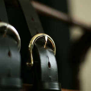 SHACKLE BUCKLE BELT