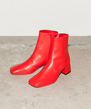 MAISON EUREKA / SQUARE TOE SHORT BOOTS