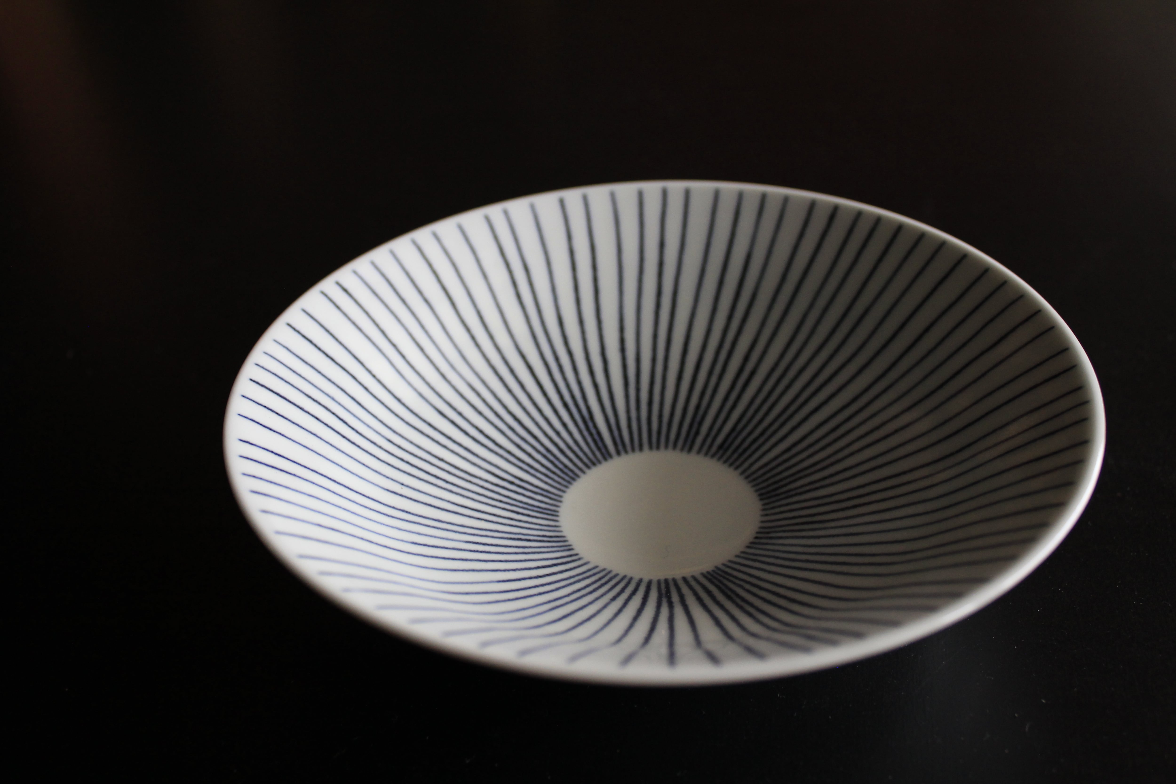 李荘窯 呉須象嵌 反6寸鉢 | 芦屋貴兆陶家 online shop