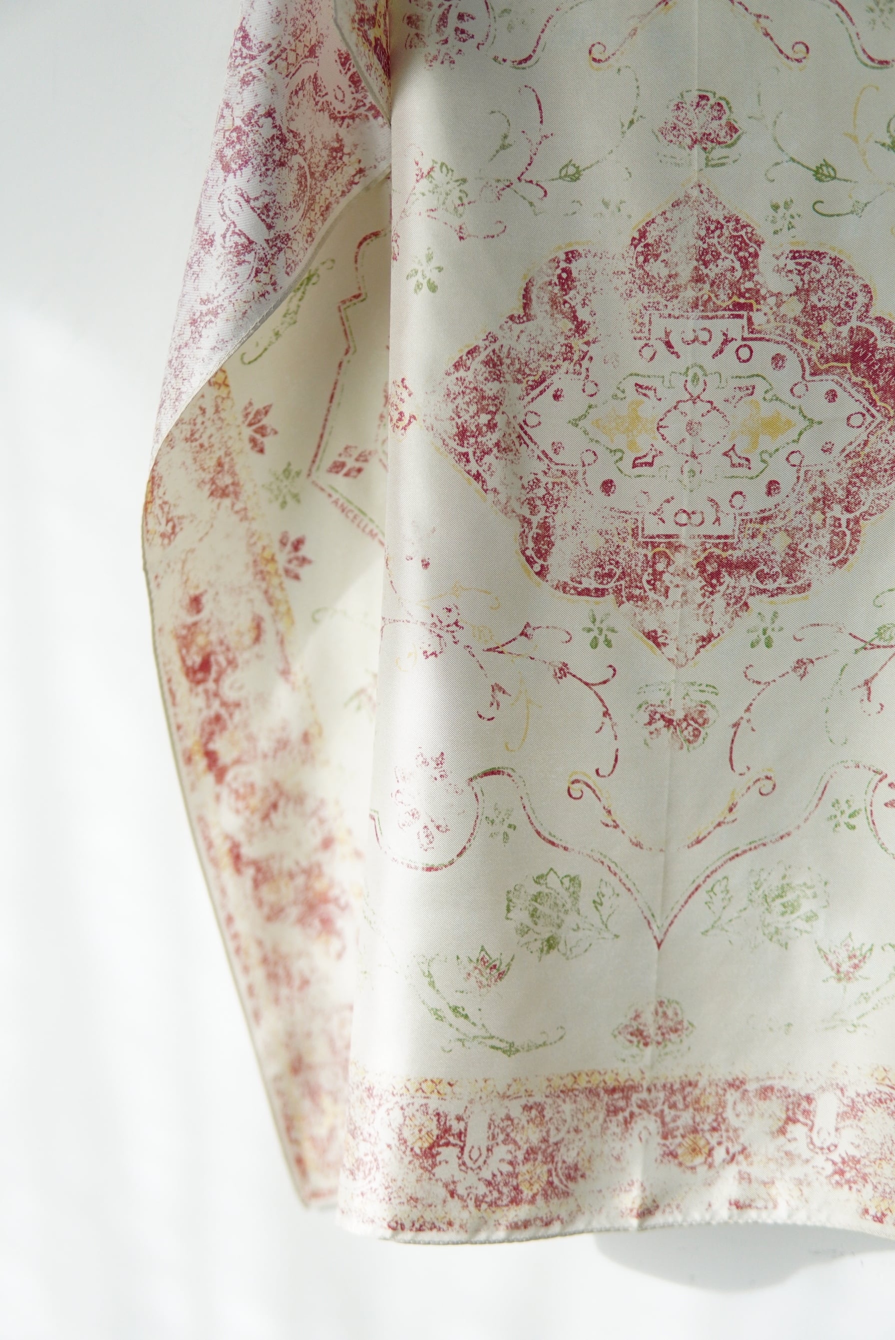 ANCELLM / HAND-DRAWN SILK SCARF / CREAM / ANC-GD17 | POETRY