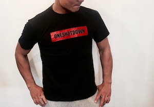 ONESHOTDOWN ボックスロゴ Tシャツ