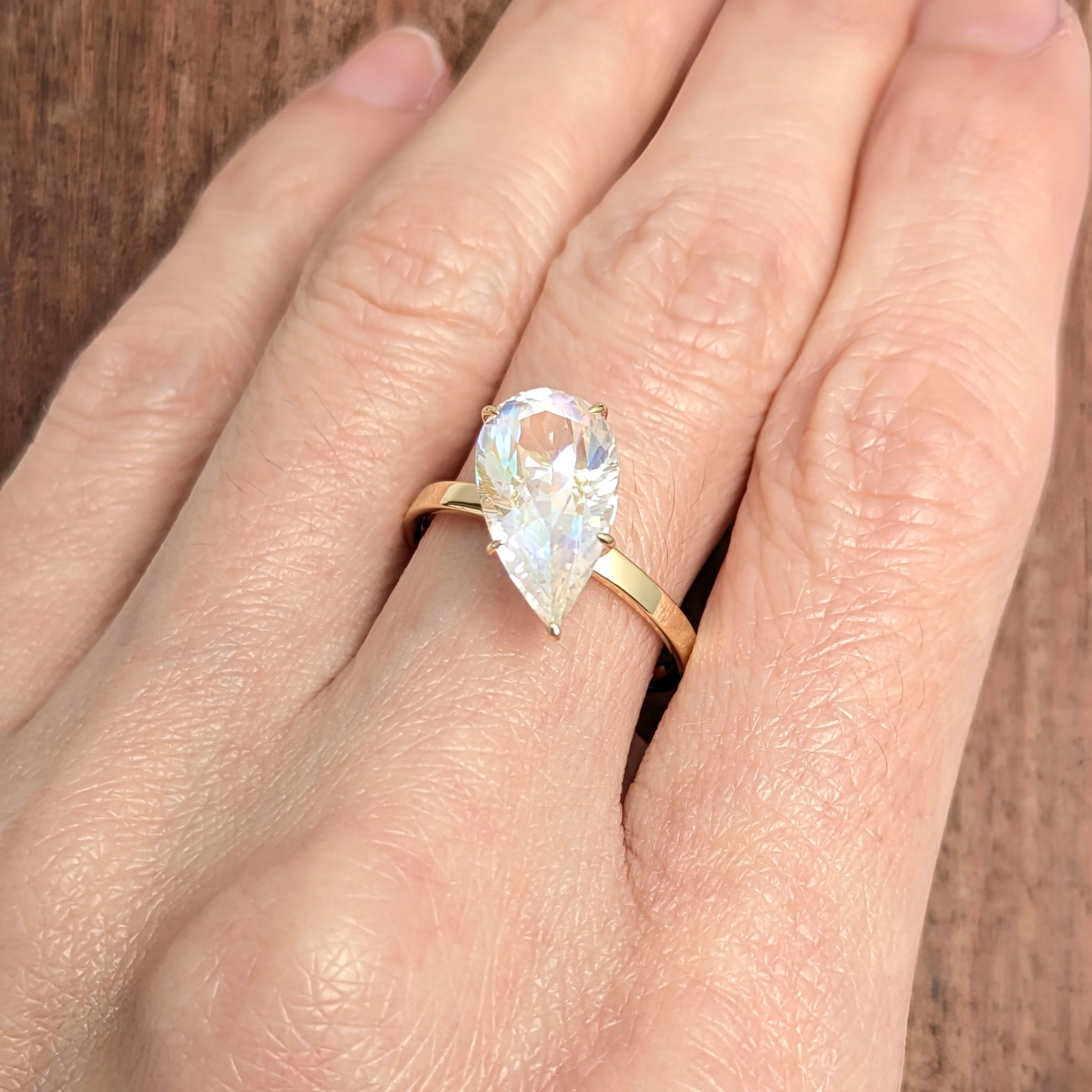 ムーンストーンダイヤモンドリング K18 ムーンストーンリング マダガスカル産 ムーンストーン 3.28ct