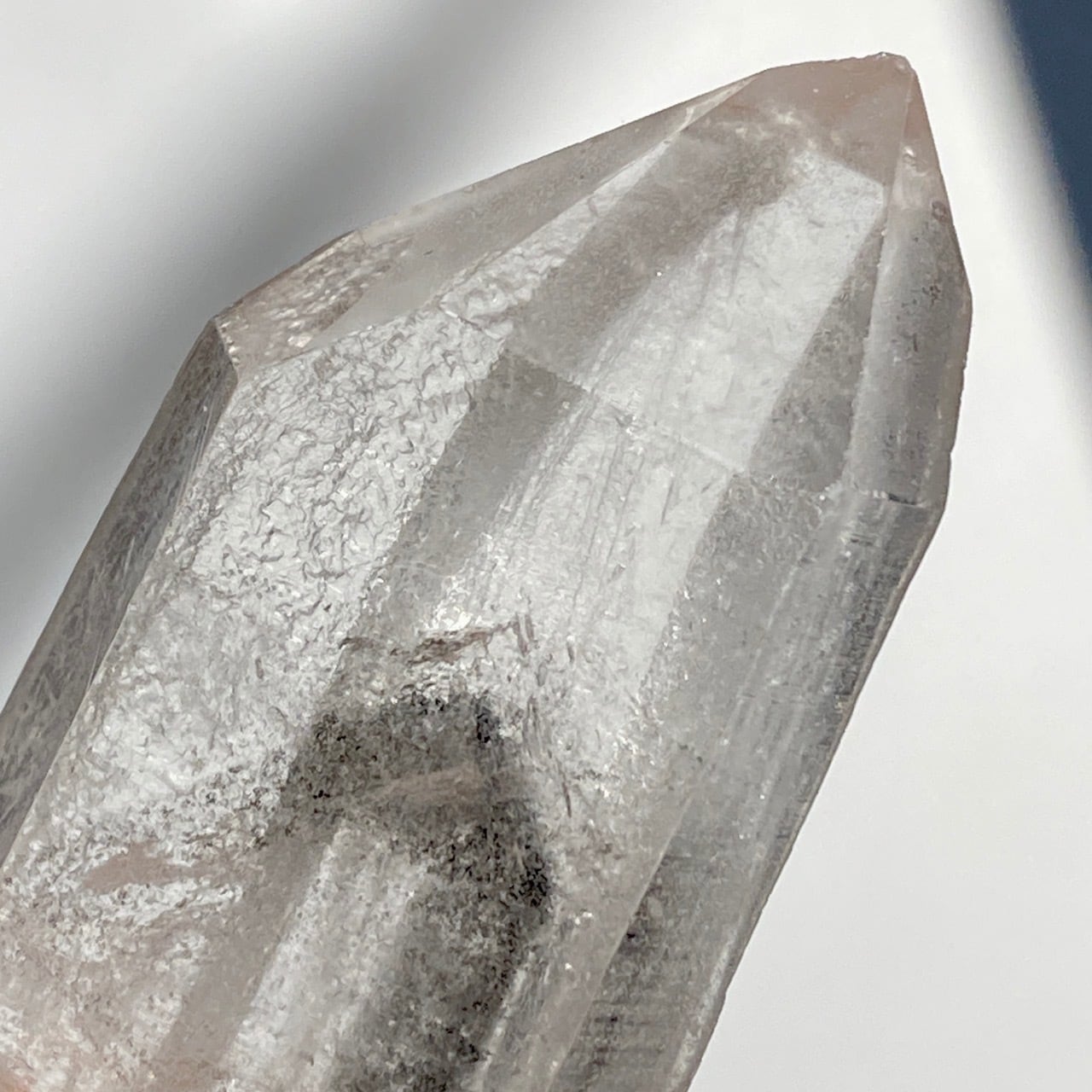 ブラックファントムレムリアンシードクリスタル(水晶)ポイント Black