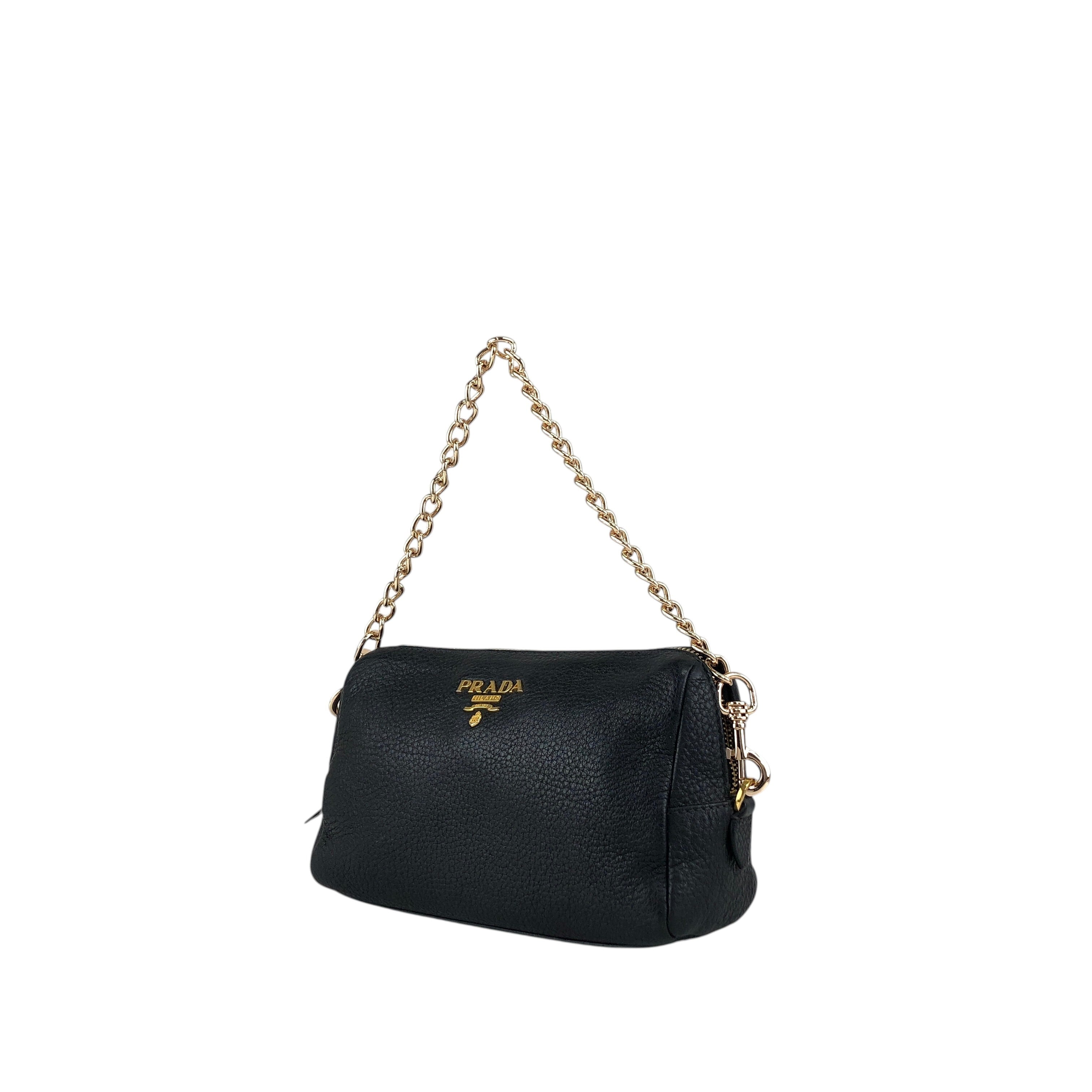PRADA プラダ ショルダーバッグ ブラック ロゴ レザー チェーン