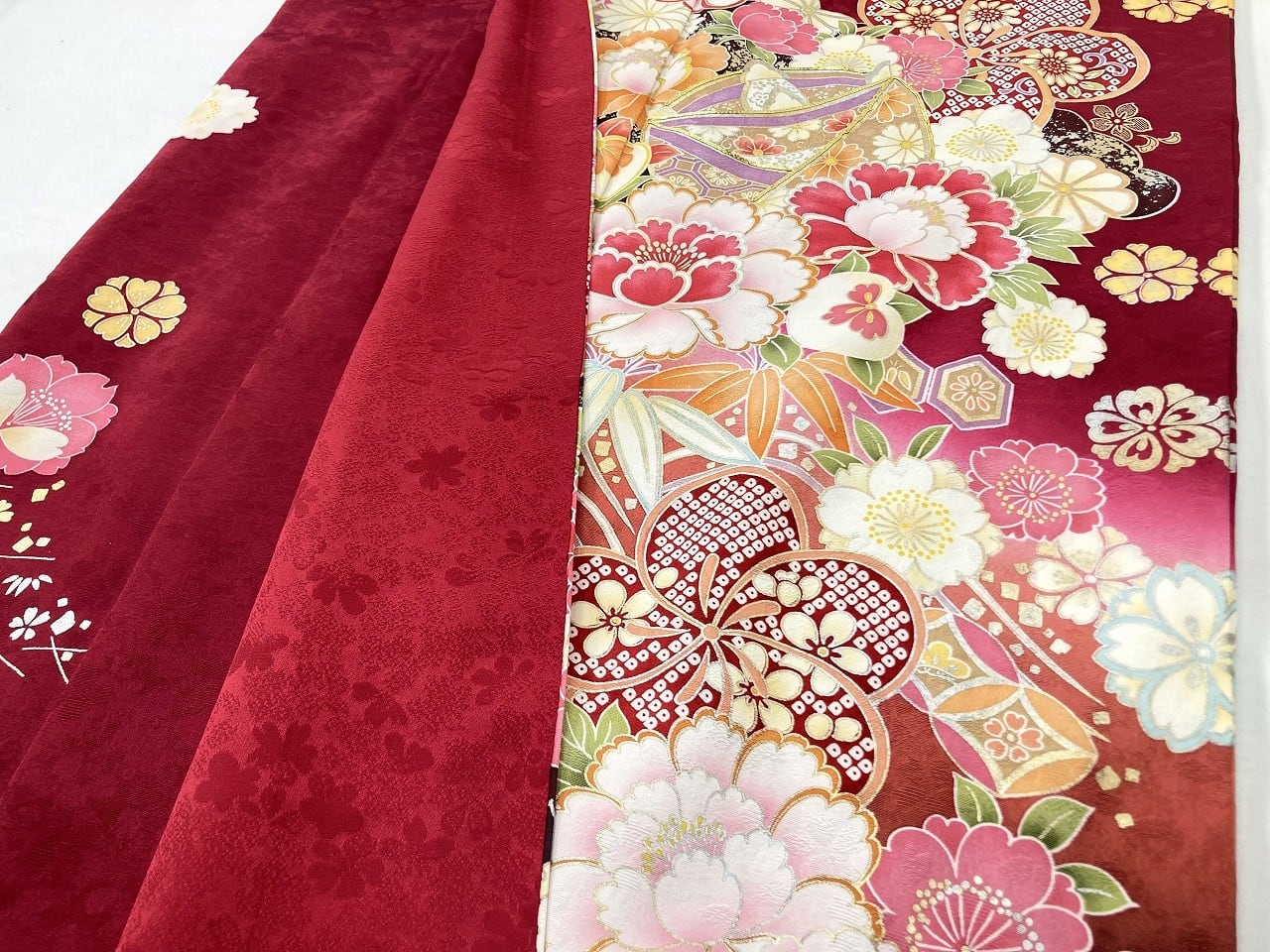 金駒刺繍 トールサイズ 振袖 花柄 桜 牡丹 菊 梅 正絹 袷 赤 ピンク