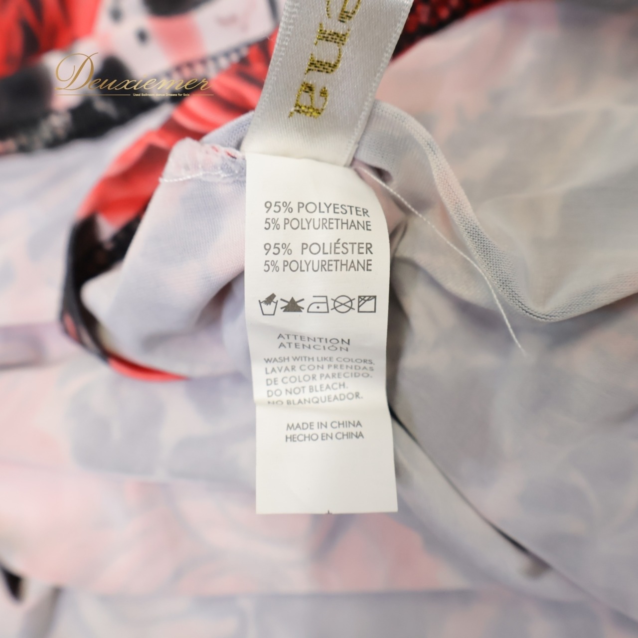 【美品 社交ダンス衣装】ホワイト leirena レイリーナ トップス ブラウス 白 黒 赤 花柄 バラ柄 レッスン 練習着 伸縮 可愛い