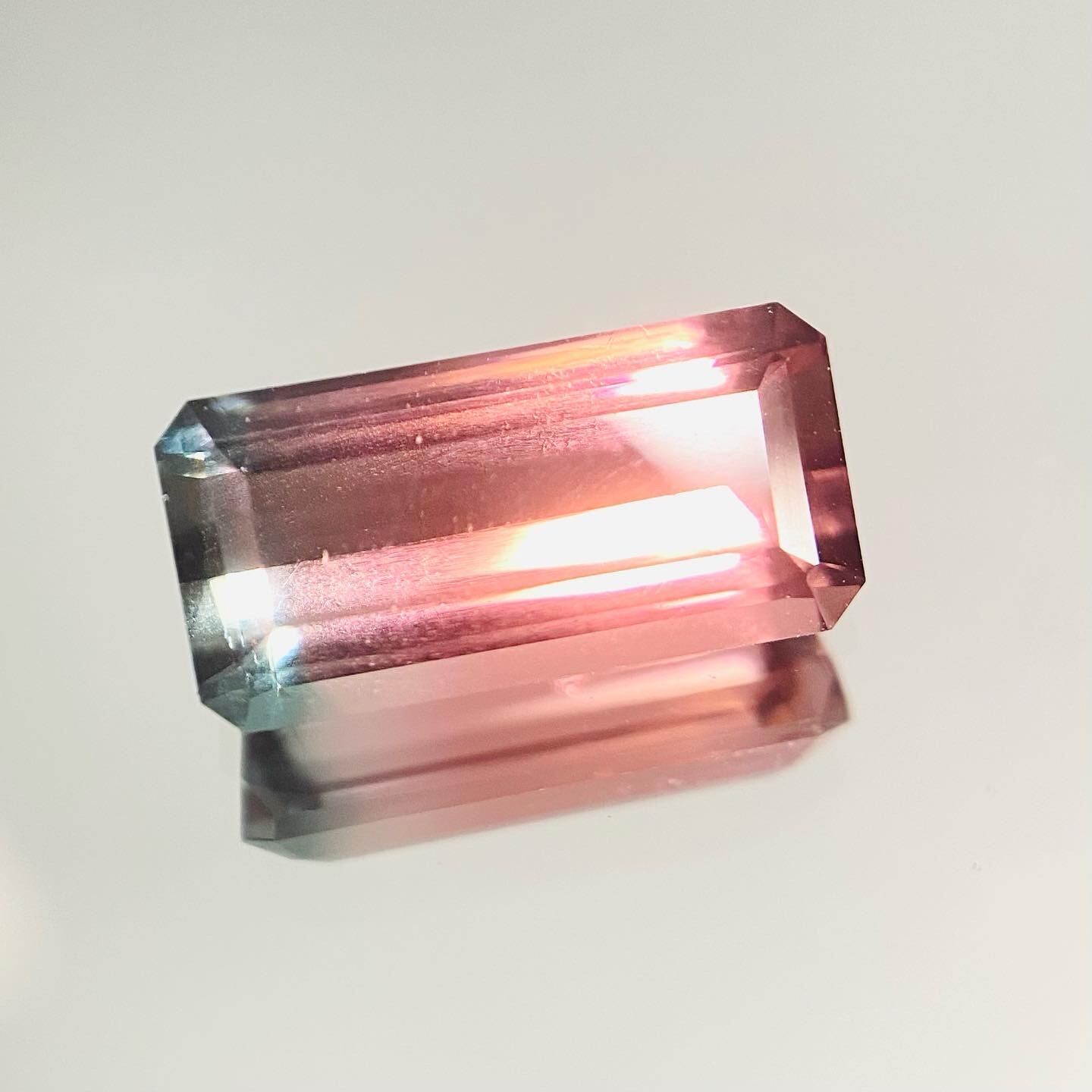 カーネーションピンクなバイカラートルマリン