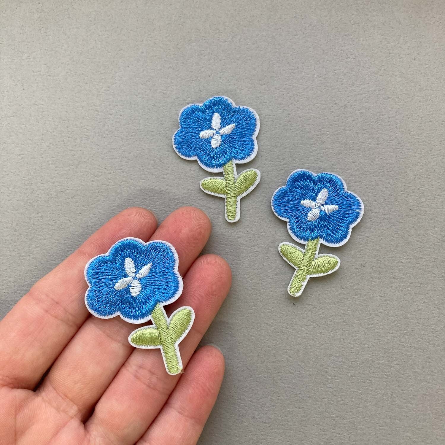 再入荷〉白クロス青雲お花ワッペン | Dua-アクセサリーパーツショップ