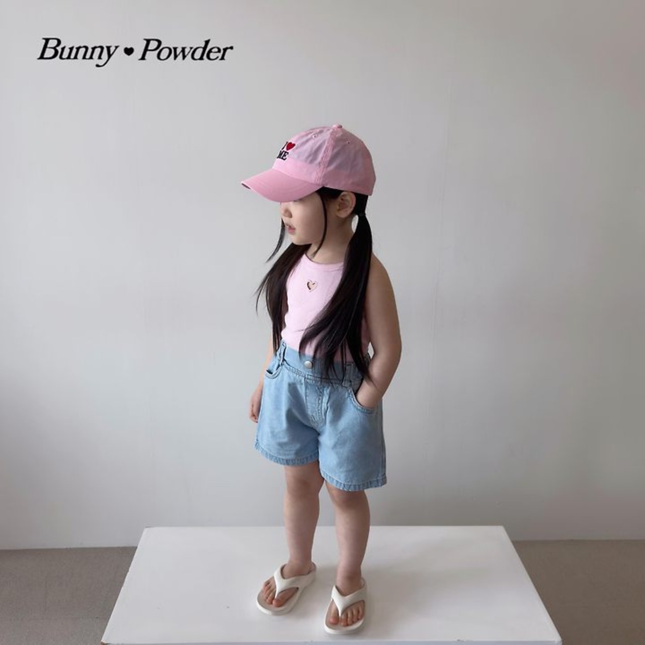 [Bunny Powder] Feature) Heart-shaped Sleeveless / [버니파우더] 기획)하트뿅나시