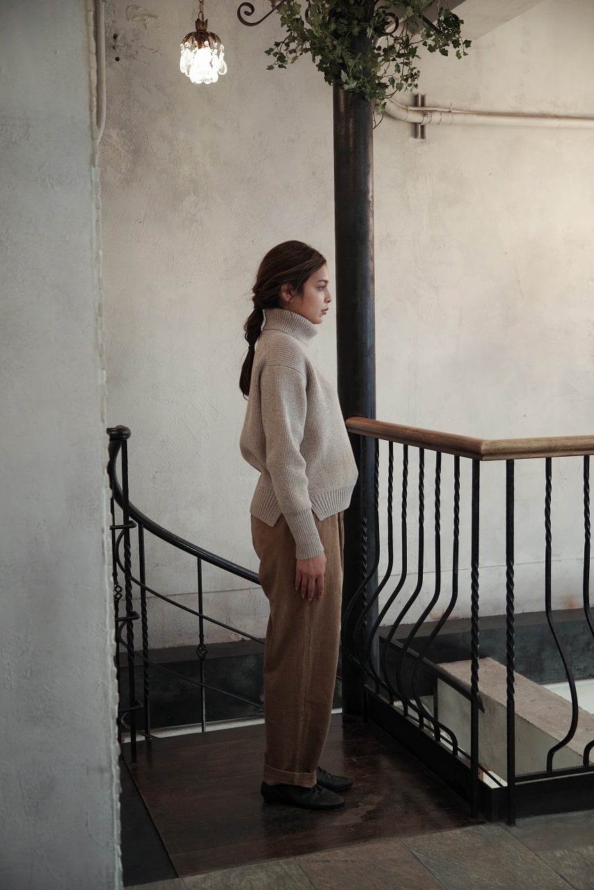 Hand Framed High Neck P/O