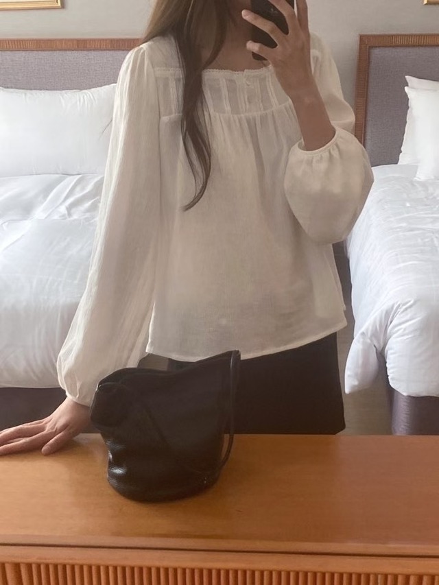 (予約) TOUST / Tabby blouse