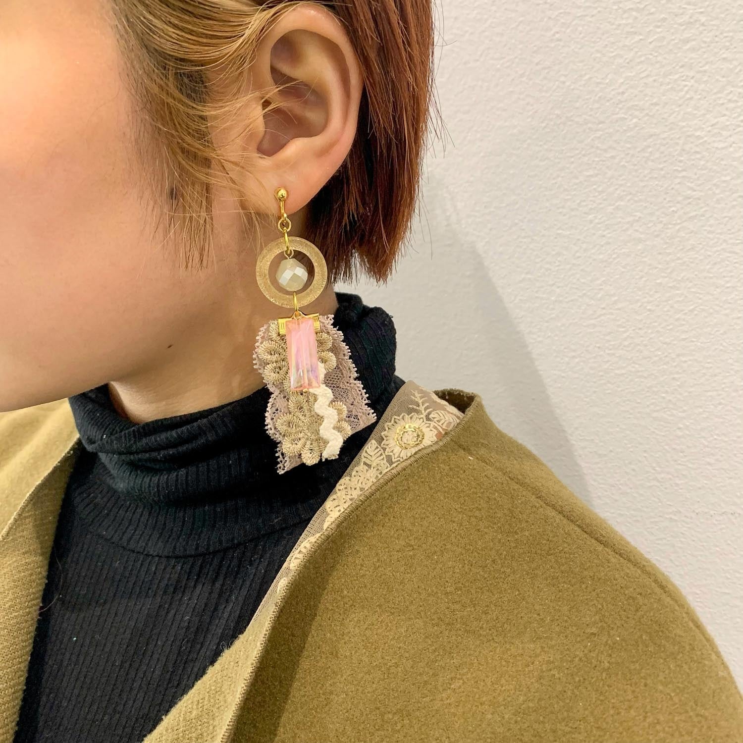 ラメフープと3種レースタッセルの〈ピアス/イヤリング〉 | Dua