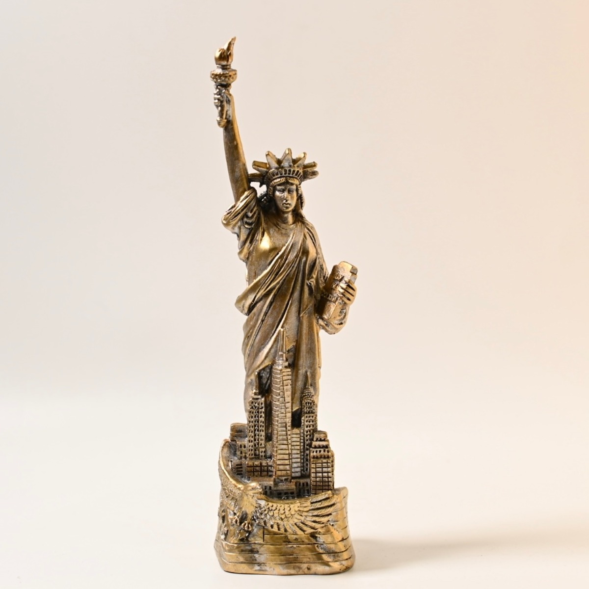 Statue Figure Button NYC Statue of Liberty Souvenir | Button Works Store ボタンワークス