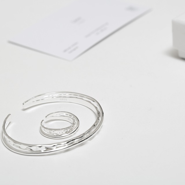 s925  Seam Bangle