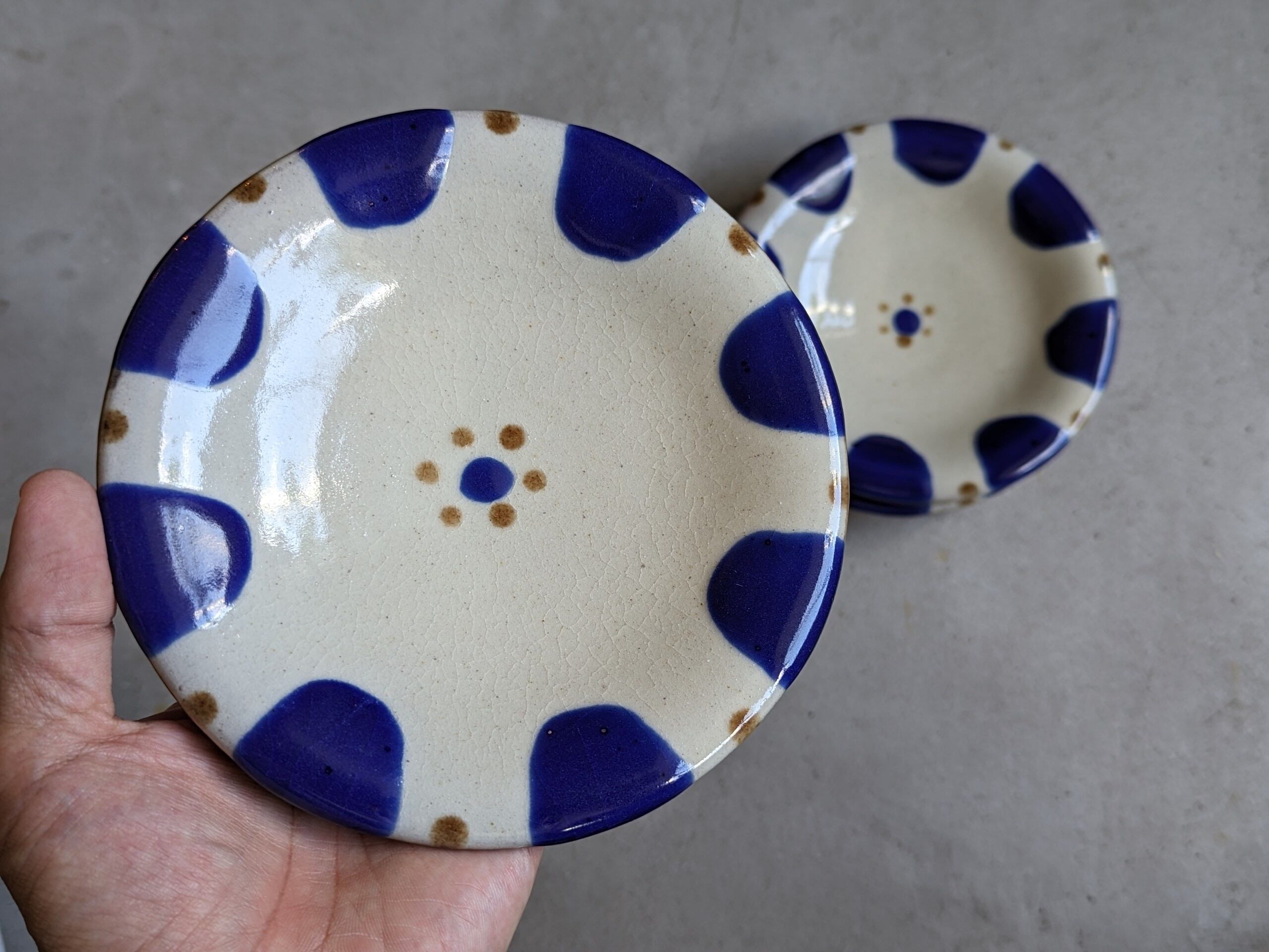 やちむん　皿5寸（チチチャンコバルト）　|　ノモ陶器製作所