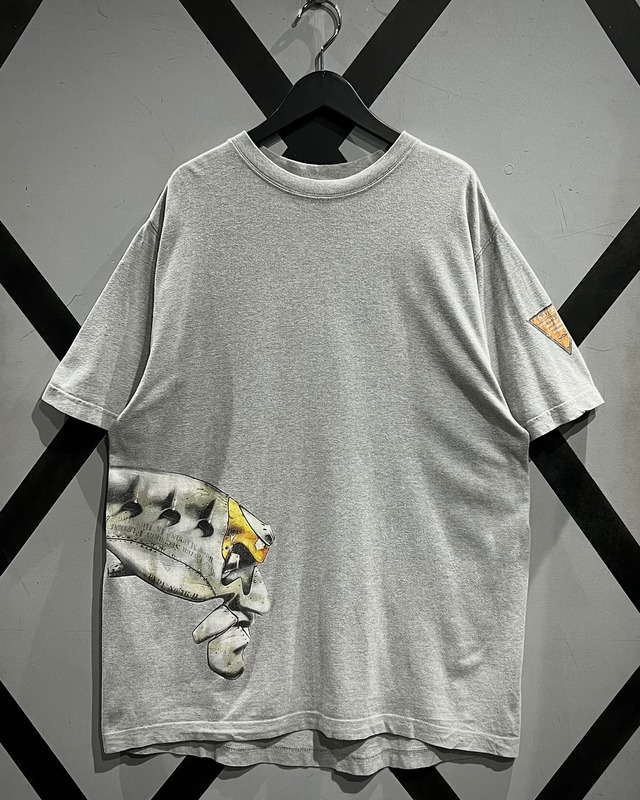 【X VINTAGE】“OAKLEY” “Spike Bob” Graphic Print Vintage T-Shirt